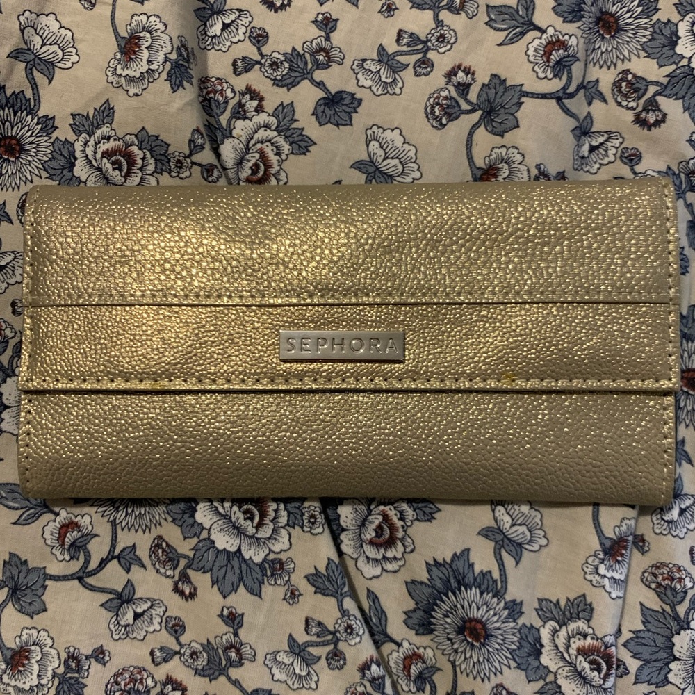 Makeup brush case